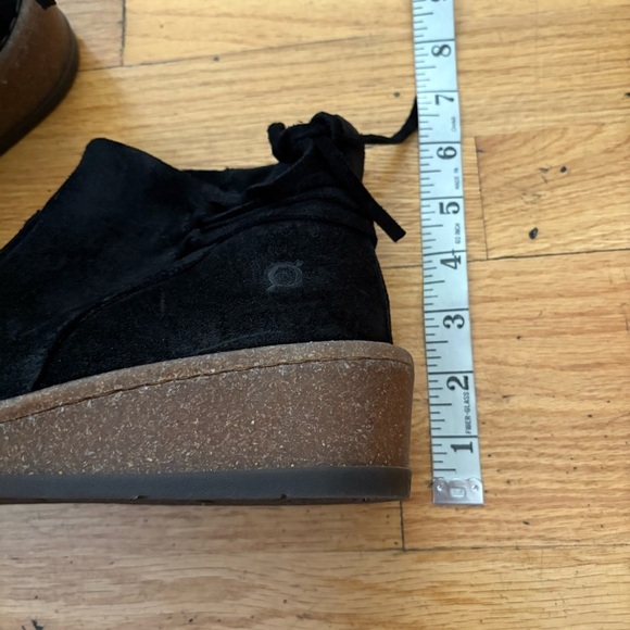 Born Black Leather Ankle Booties Size 10 - Picture 2 of 4